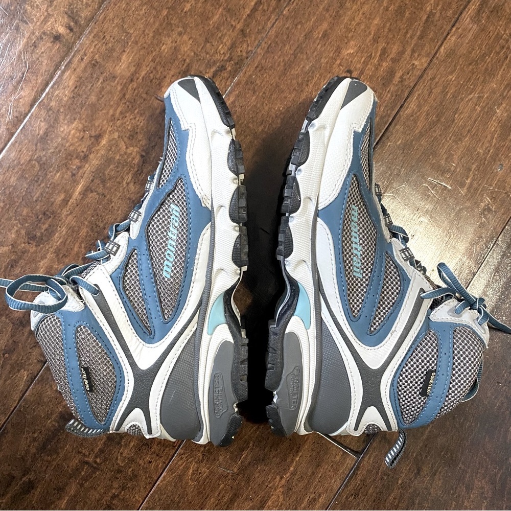 W7.5 Columbia Montrail Gore-Tex hiking boots